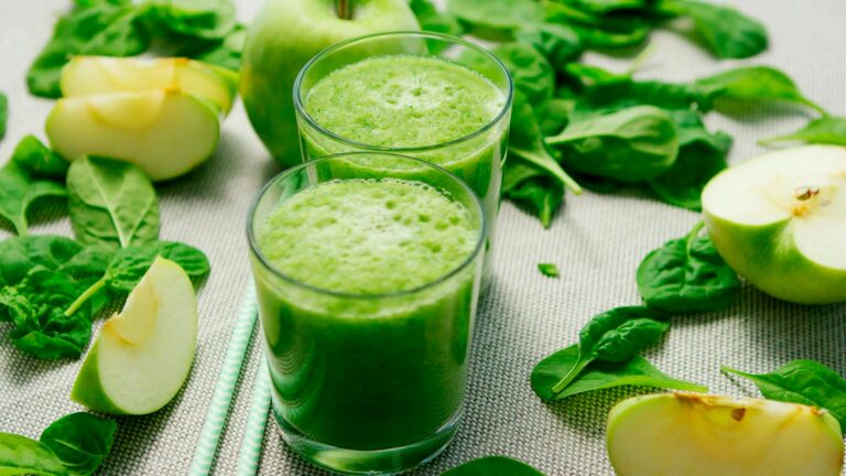 Six Real Benefits of Green Juice (And How to Make It a Habit That Actually Sticks)